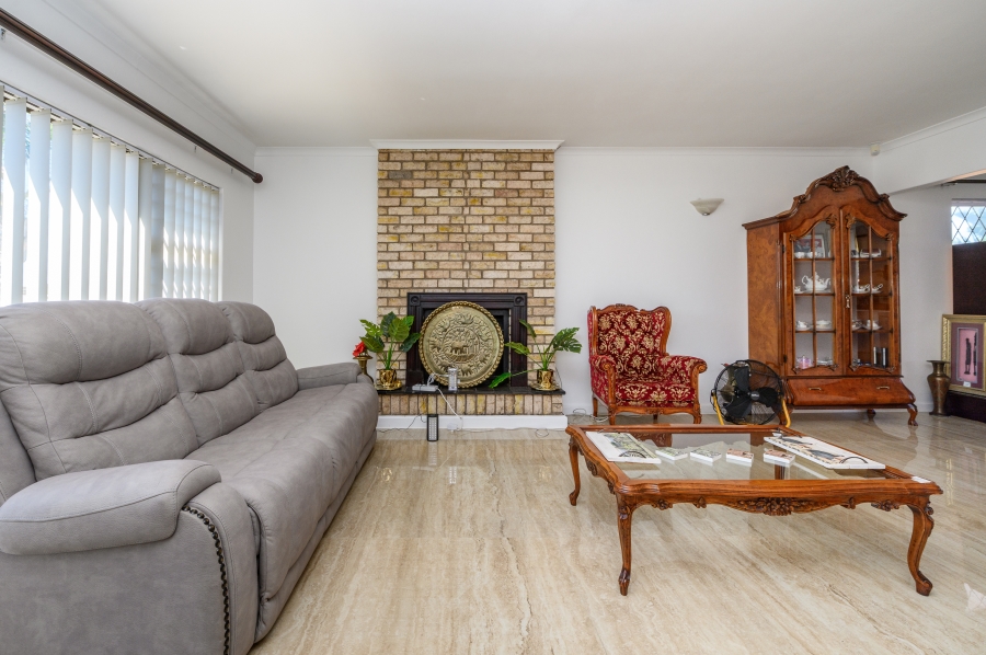 7 Bedroom Property for Sale in Summerstrand Eastern Cape